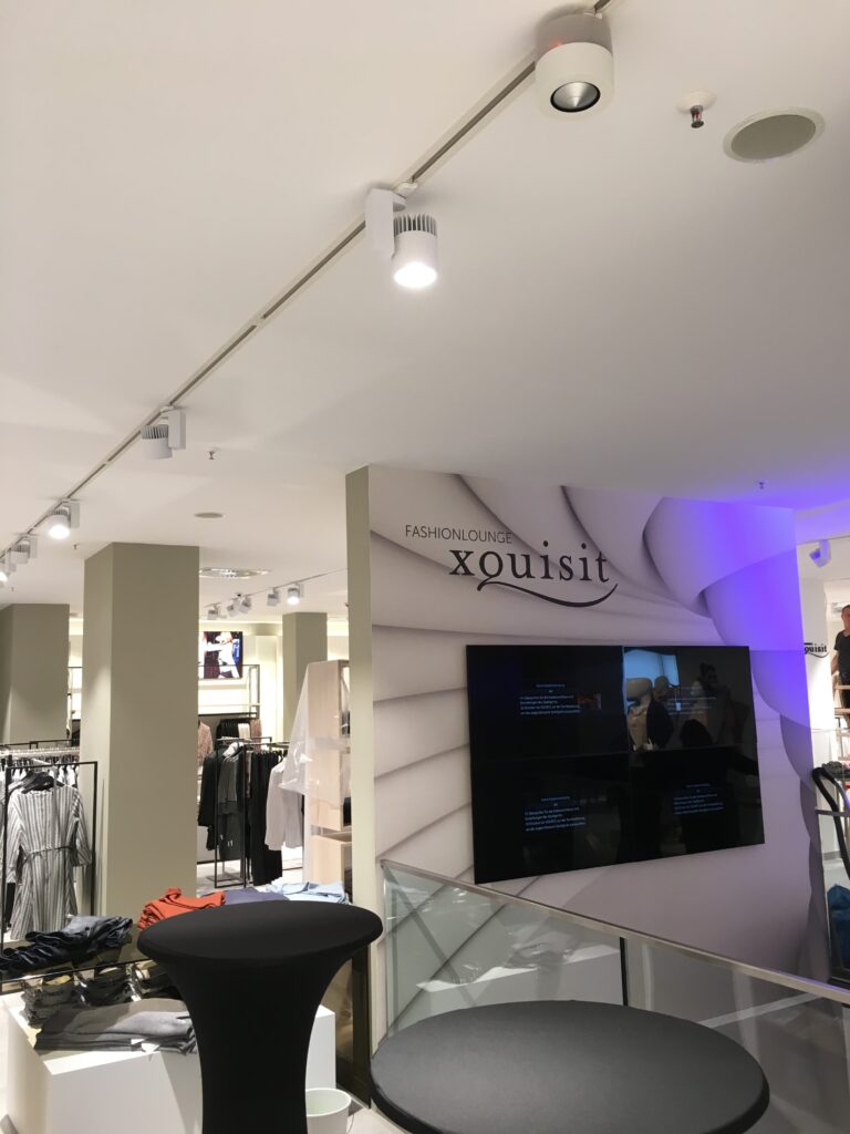 NewTec Xquisit Fashionlounge Lautsprecher Stromschiene